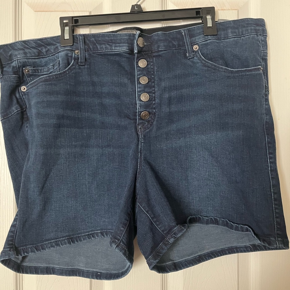 Torrid Denim Shorts, size 22